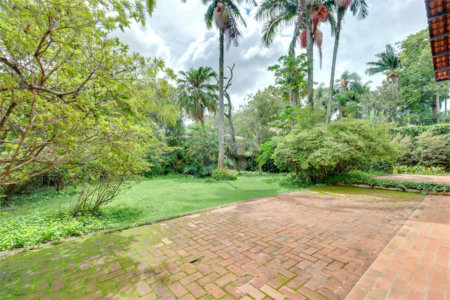 Sobrado à venda ou para alugar com 5 quartos, sendo 2 suítes, em Jardim Cordeiro, São Paulo, SP