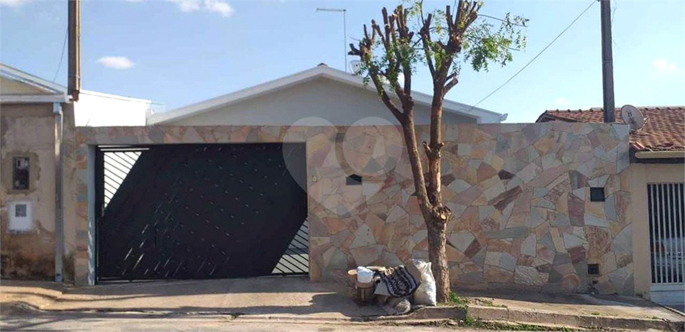 Casa térrea em Araraquara/SP.
