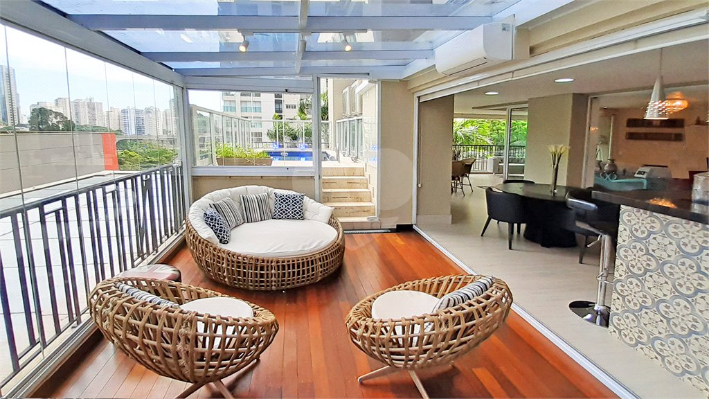 Apartamento à venda com 4 suítes em Campo Belo, São Paulo, SP