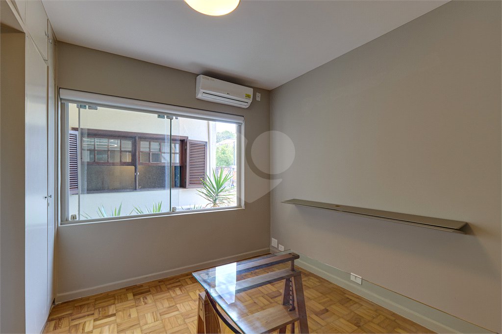 Sobrado à venda com 4 quartos, sendo 2 suítes, em Brooklin Velho, São Paulo, SP