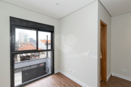 Sobrado à venda com 3 quartos, sendo 1 suíte, em Vila Gumercindo, São Paulo, SP