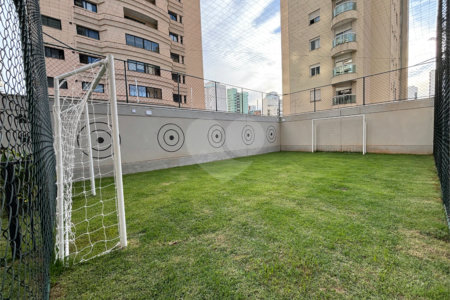 Apartamento à venda com 3 suítes em Moema, São Paulo, SP