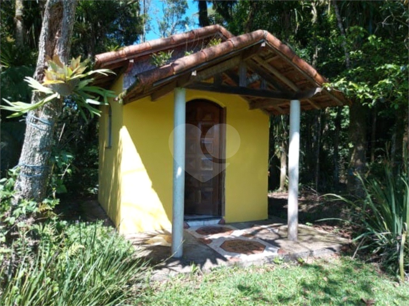 Sítio à venda com 5 quartos, sendo 1 suíte,  em Área Rural de Tapiraí, Tapiraí, SP