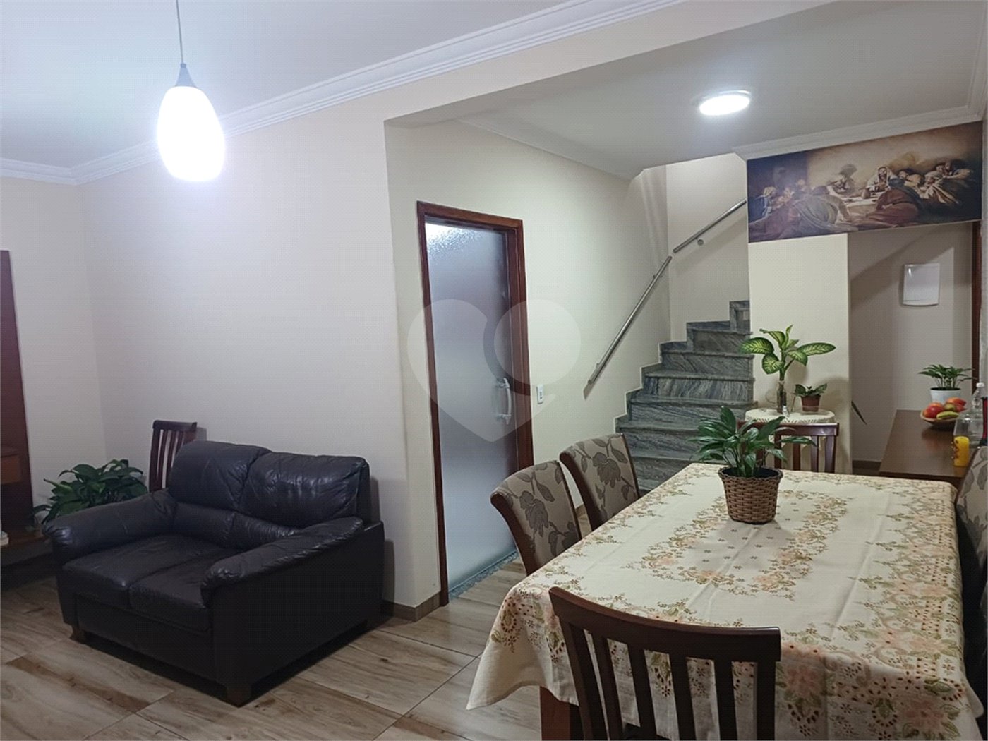 Sobrado à venda com 3 quartos, sendo 1 suíte, em Jardim Regina, Indaiatuba, SP