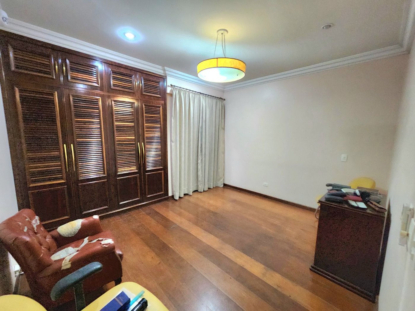 Apartamento Alto Padrão Frente Mar com 4 Dormitórios, 3 Suítes e 3 Vagas na Orla de Santos