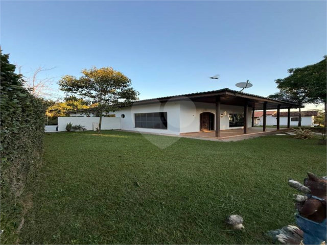 Casa à venda com 6 quartos, sendo 2 suítes,  no condomínio Alpes de Mairiporã, Mairiporã - SP