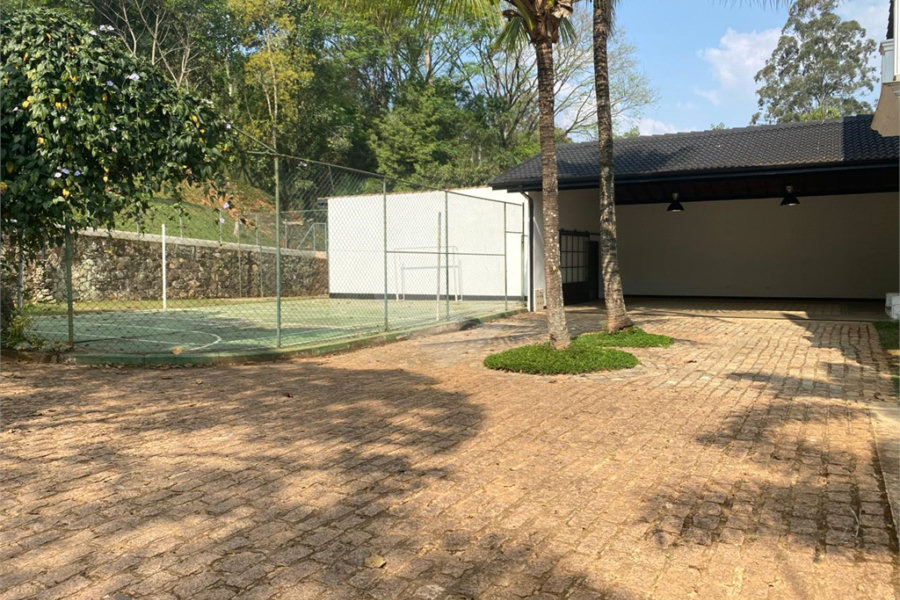 Casa à venda com 4 suítes no condomínio Gleba II, Mairiporã - SP