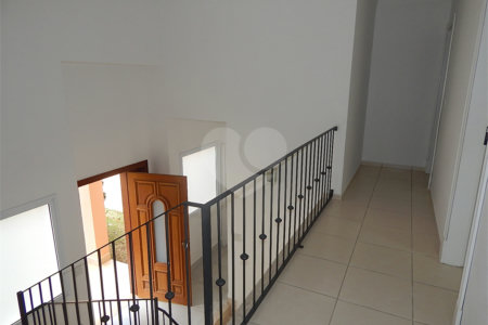 Casa à venda com 3 suítes no condomínio Recanto dos Paturis, Vinhedo - SP
