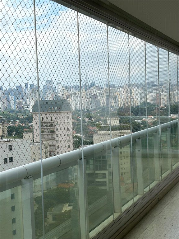 Apartamento à venda com 4 quartos, sendo 3 suítes, em Itaim Bibi, São Paulo, SP