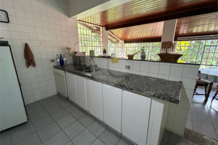 Casa à venda com 5 quartos, sendo 3 suítes, no condomínio Estância Marambaia, Vinhedo - SP