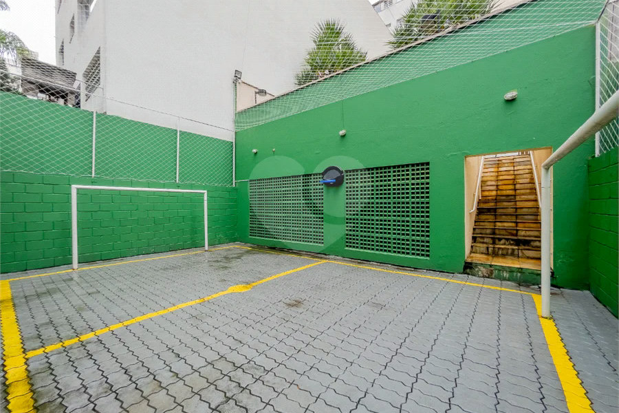 **Apartamento reformado em Higienópolis | 75 m² | 2 dormitórios | 2 banheiros | 1 vaga**
