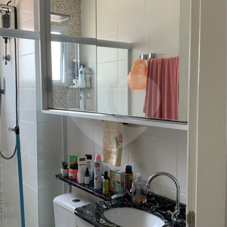 Apartamento no Condomínio Parque dos Manacás.