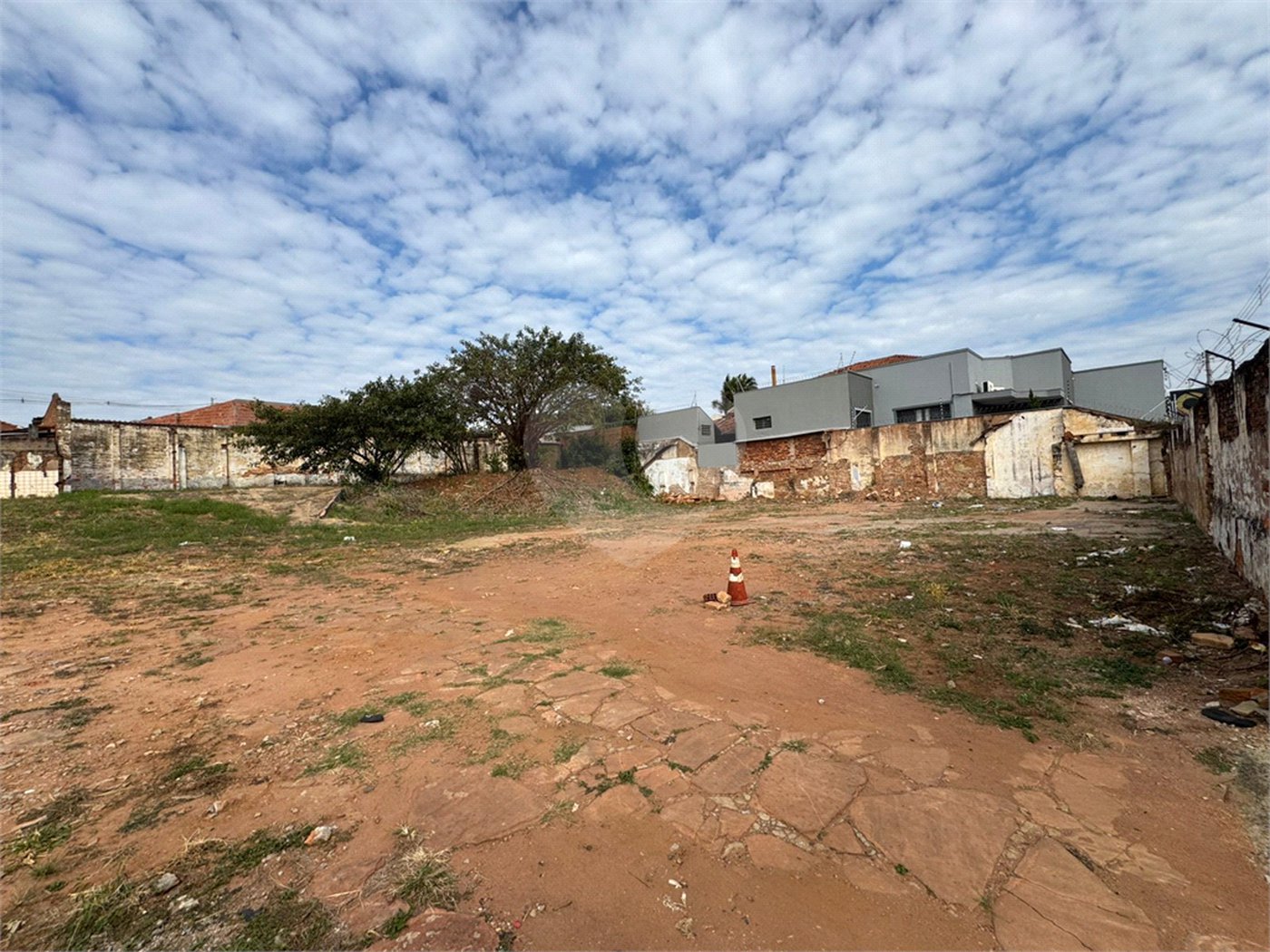 Terreno comercial de 2.100m2, no Bairro Vila Prado em São Carlos-SP