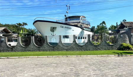 Casa à venda com 3 suítes em Boracéia, São Sebastião, SP