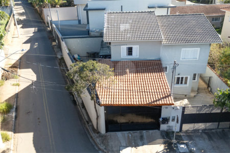 Casa à venda com 3 quartos, sendo 1 suíte, em Jardim Colonial, Atibaia, SP