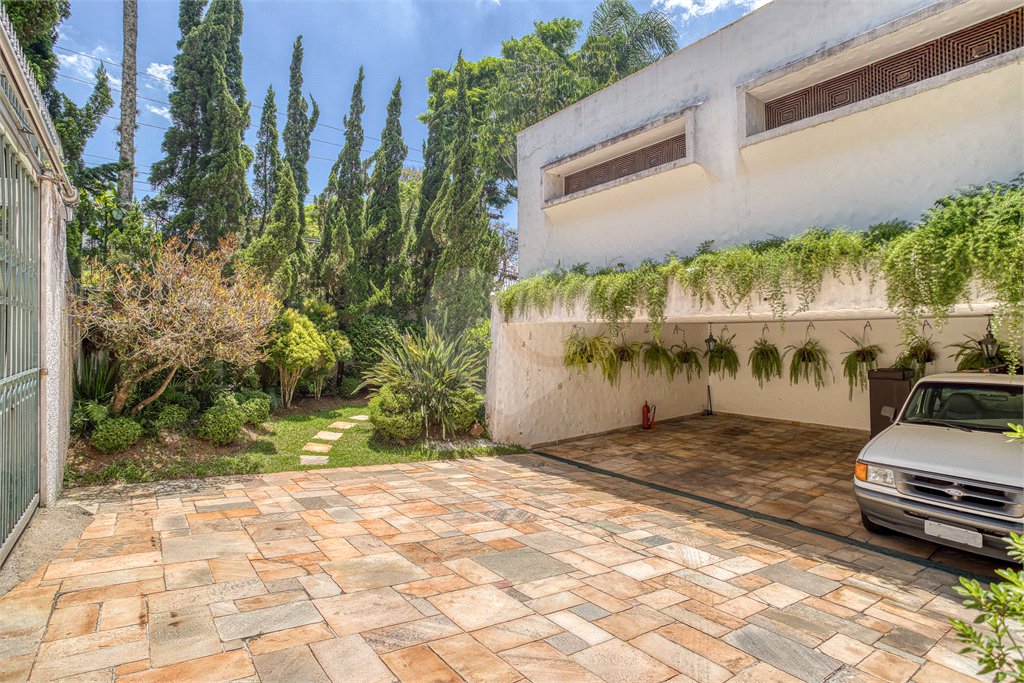 Casa Térrea à venda com 4 suítes em Jardim Cordeiro, São Paulo, SP