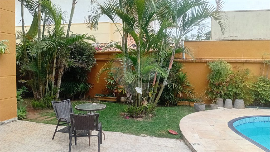 Casa à venda com 4 quartos, sendo 2 suítes, no condomínio Canamari, São Paulo - SP