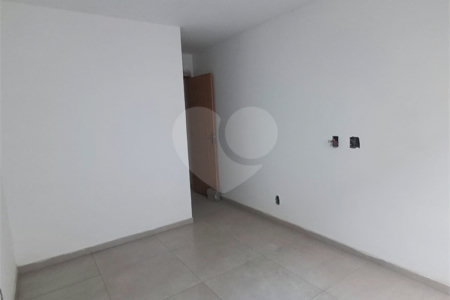 Casa à venda com 2 quartos, sendo 1 suíte, no condomínio Residencial Marlene Correia, Rio de Janeiro - RJ