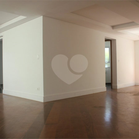 Casa à venda ou para alugar com 4 suítes em Alphaville, Santana de Parnaíba, SP
