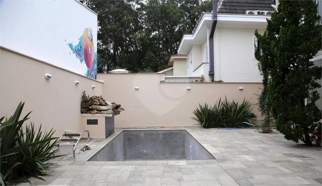 Casa à venda com 3 suítes no condomínio Residencial Morumbi, São Paulo - SP