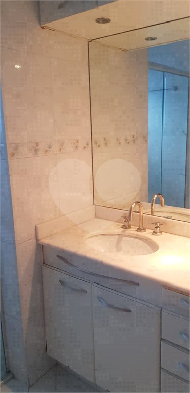 Sobrado à venda com 4 quartos, sendo 2 suítes, em Vila Hamburguesa, São Paulo, SP