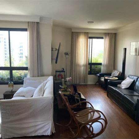 Apartamento à venda com 4 quartos, sendo 3 suítes,  em Vila Morumbi, São Paulo, SP