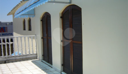 Sobrado à venda com 3 quartos, sendo 1 suíte, em Braz Cubas, Mogi das Cruzes, SP