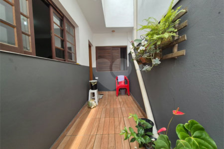 Casa à venda com 4 quartos, sendo 1 suíte, no condomínio Residencial Alto da Lapa II, São Paulo - SP
