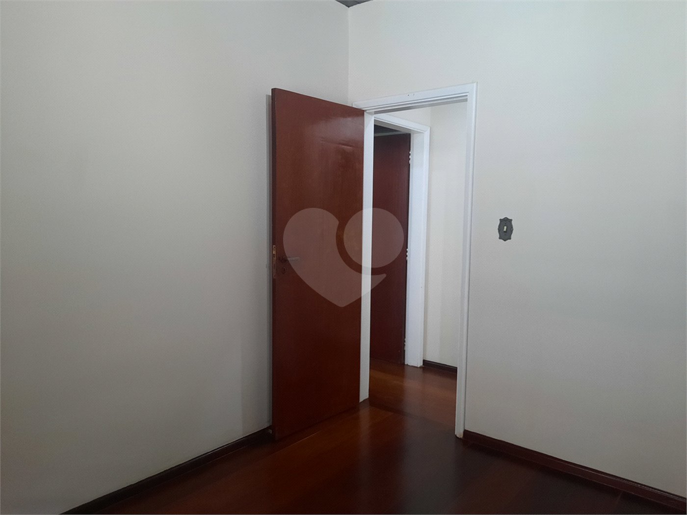 Casa Térrea à venda com 3 quartos, sendo 2 suítes,  em Jardim Marajoara, São Paulo, SP