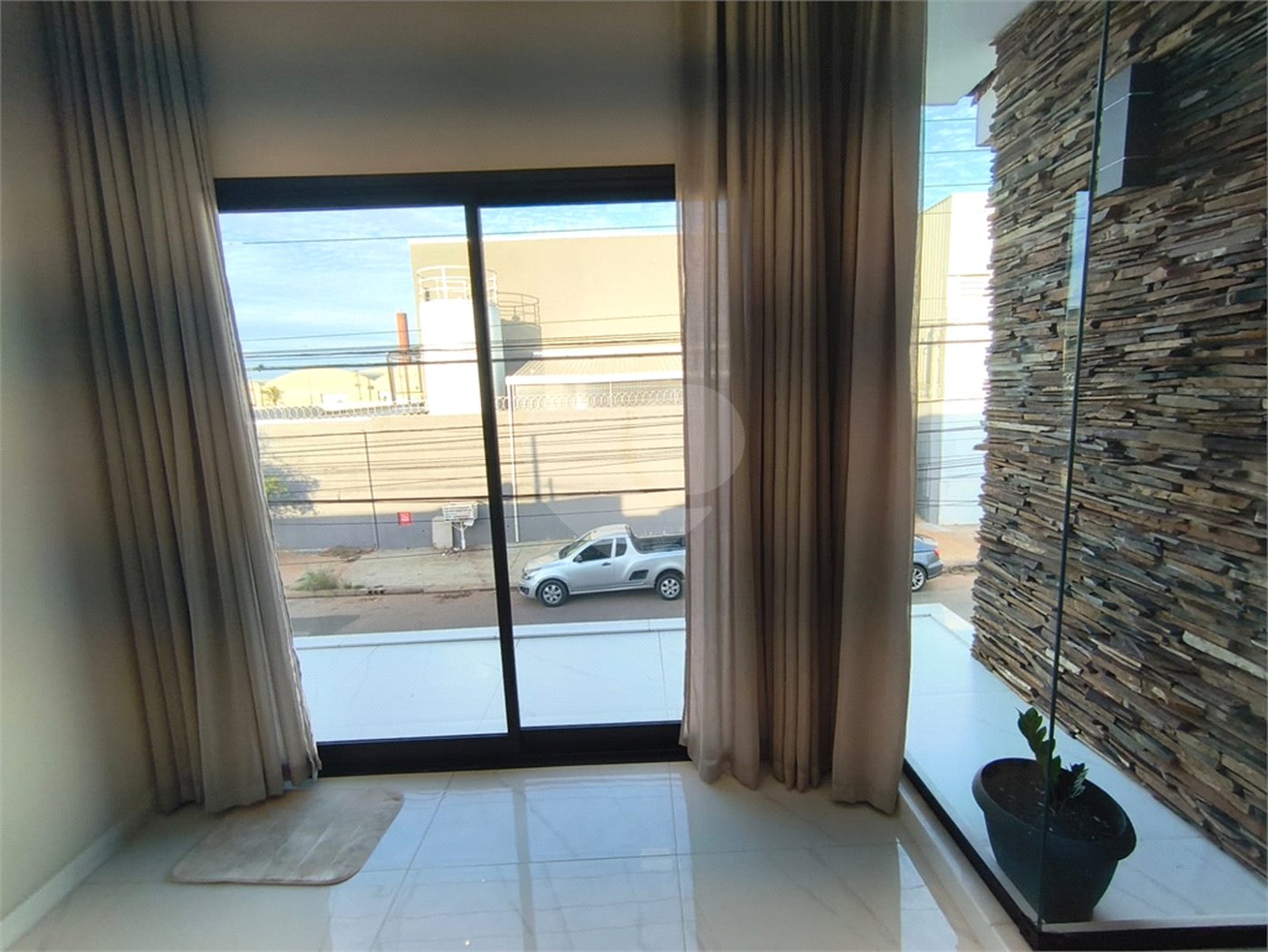 Casa à venda com 3 quartos, sendo 2 suítes,  em Vila Carolina, Itapetininga, SP