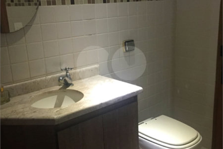 Sobrado à venda com 3 quartos, sendo 1 suíte, em Jardim do Lago, Atibaia, SP