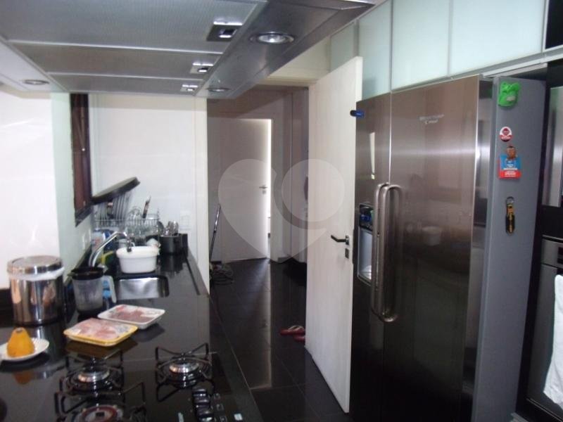 Apartamento à venda com 4 suítes em Jardim Vitória Régia, São Paulo, SP