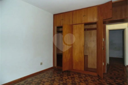 Casa Térrea à venda com 3 quartos, sendo 1 suíte,  em Parque Jabaquara, São Paulo, SP