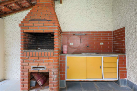 Casa Térrea à venda com 3 quartos, sendo 1 suíte, em Cidade Vargas, São Paulo, SP