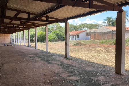 Terreno à venda com 1 quarto em Vila Carolina, Itapetininga, SP