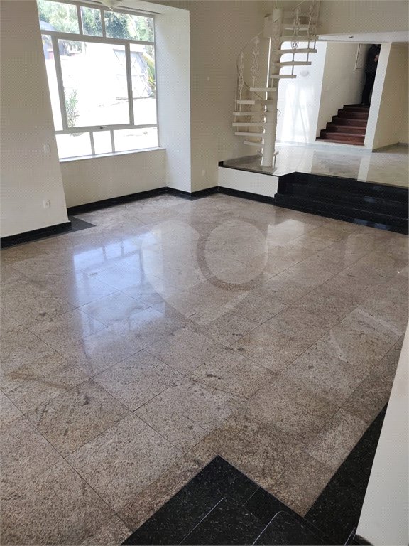 Casa à venda com 4 suítes no condomínio Estância Marambaia, Vinhedo - SP