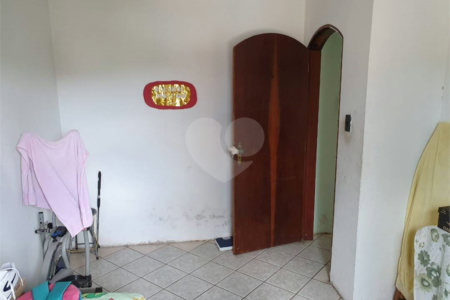 Casa à venda com 3 quartos, sendo 1 suíte, em Jardim Ikeda, Suzano, SP