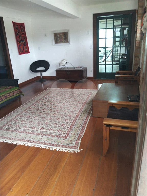 Casa em condomínio à venda com 3 quartos, sendo 2 suítes, em Portinho, Cabo Frio, RJ