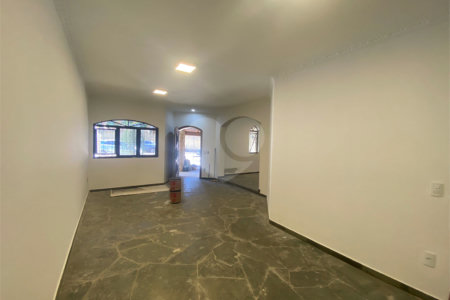 Casa à venda com 4 quartos, sendo 2 suítes,  em Jardim do Lago, Atibaia, SP