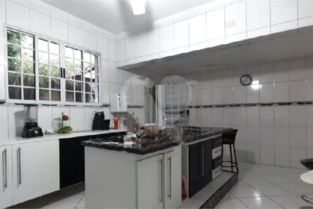 Casa à venda com 3 quartos, sendo 1 suíte, em Jardim Cumbica, Guarulhos, SP