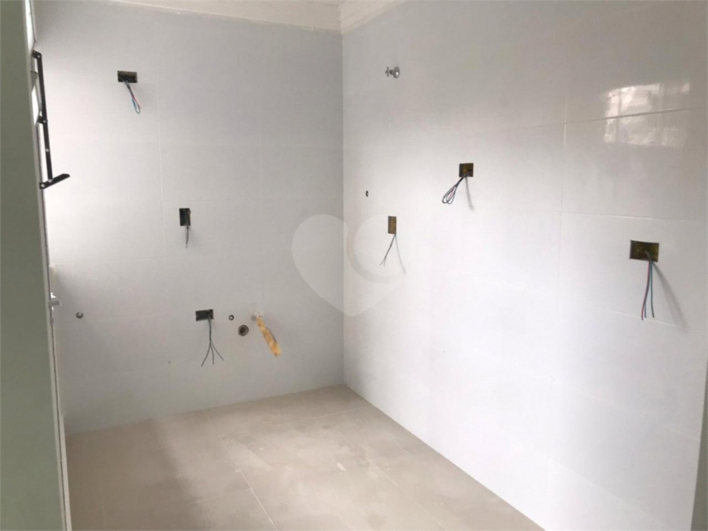 Casa à venda com 2 suítes no condomínio Residence Adelina, São Paulo - SP