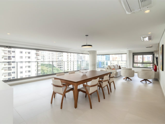 Apartamento à venda com 3 suítes em Campo Belo, São Paulo, SP