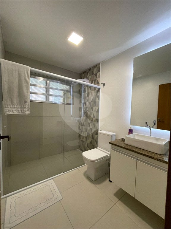 Sobrado à venda com 5 quartos, sendo 1 suíte, em Alto da Boa Vista, São Paulo, SP