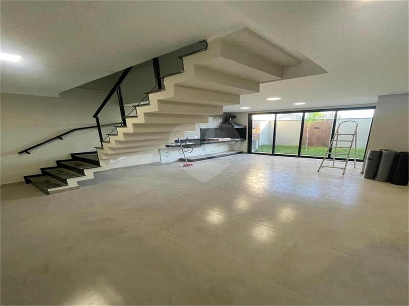 Casa à venda com 3 quartos, sendo 1 suíte, no condomínio Vila Paraty, Indaiatuba - SP