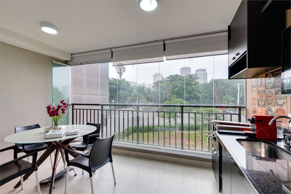 Apartamento à venda com 2 suítes em Santo Amaro, São Paulo, SP
