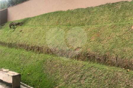 Casa à venda com 3 quartos, sendo 1 suíte,  no condomínio Marf II, Bom Jesus dos Perdões - SP