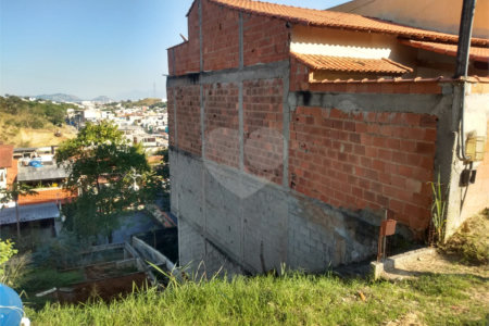 Casa à venda com 4 quartos, sendo 2 suítes, em Campo Grande, Rio de Janeiro, RJ