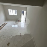 Sobrado à venda com 2 quartos, sendo 1 suíte, em Vila Clarice, São Paulo, SP