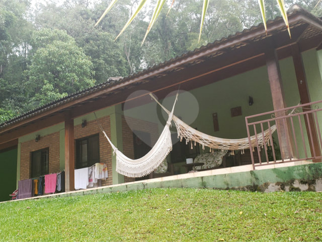 Casa à venda com 3 quartos, sendo 1 suíte,  no condomínio Alpes da Cantareira, Mairiporã - SP
