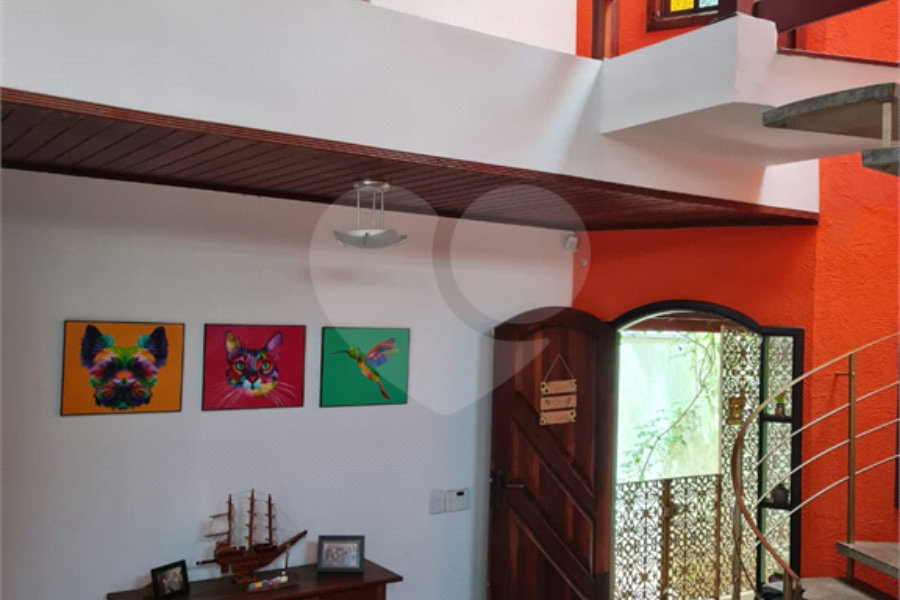 Sobrado à venda com 4 quartos, sendo 1 suíte,  em Jardim Leonor Mendes de Barros, São Paulo, SP